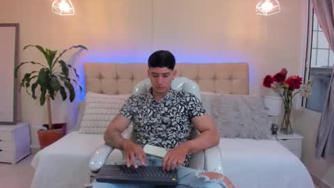 DAMIAN online show from January 13, 12:35 pm