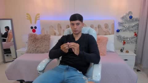 DAMIAN online show from December 17, 12:33 pm