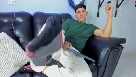 DAMIAN online show from December 21, 4:09 am