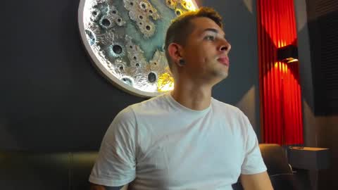 Damian Oliver online show from December 12, 6:03 am