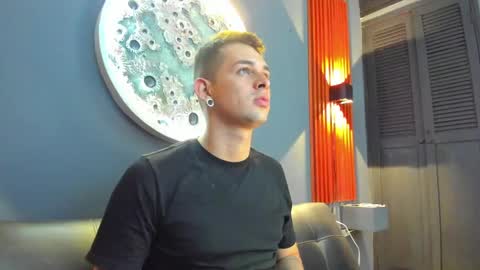 Damian Oliver online show from December 11, 1:18 am