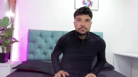 Damian Hills online show from March 3, 12:18 am