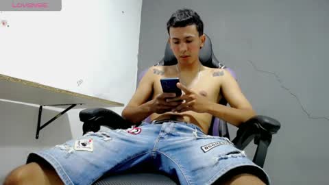 damien_444 online show from April 5, 8:27 pm