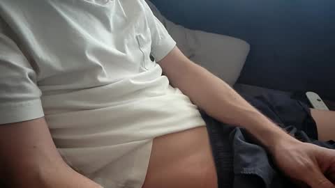 Snapshot of dan5666 chatting on October 26, 6:37 am dan5666 online show from October 26, 6:37 am