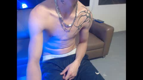 dan_jonson15 online show from September 14, 1:18 am