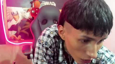 daniel_deluc77 online show from December 20, 6:31 am