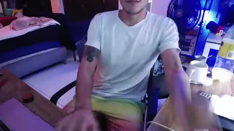daniel_velez26 online show from June 27, 7:19 pm