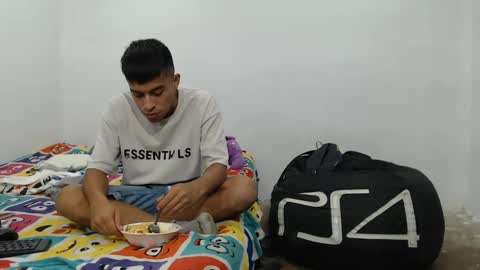 danielitopapii online show from February 13, 4:11 am