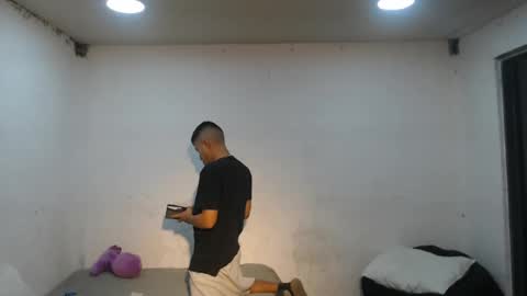 danielitopapii online show from December 6, 9:32 am