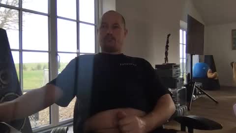 danishjss online show from March 26, 8:18 am