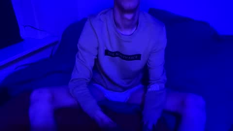 danlshkarl9000 online show from April 26, 11:23 pm