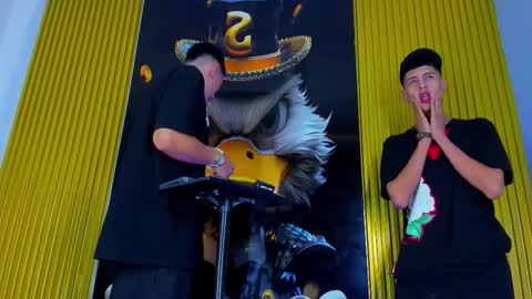 dante_brown1 online show from November 13, 9:52 pm