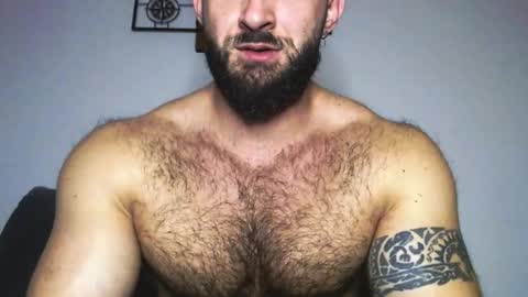 dariomuscle1993 online show from December 19, 9:01 pm