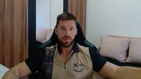 darius_94 online show from February 7, 1:18 pm