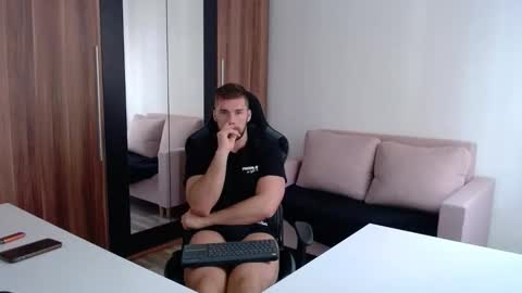 darius_94 online show from October 19, 11:57 am