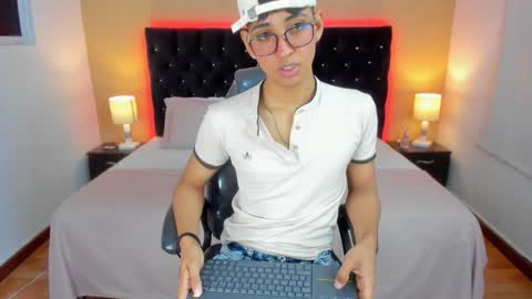 Andrew online show from December 29, 2:49 am