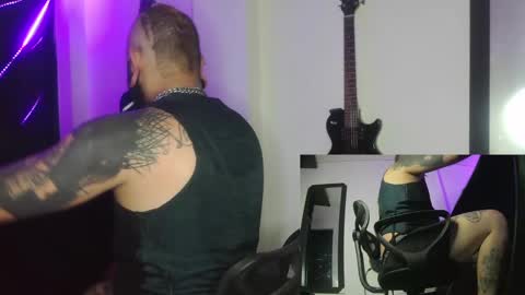 darkclothes online show from December 30, 10:21 am