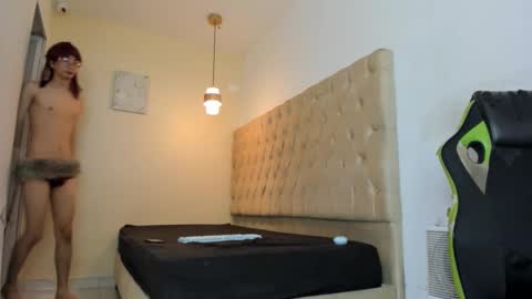 darkknightx01 online show from March 27, 2:27 am