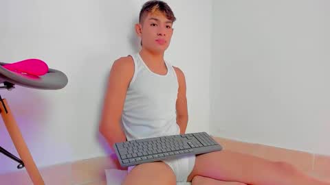 Snapshot of dav_nagel chatting on October 5, 12:14 am angel online show from October 5, 12:14 am