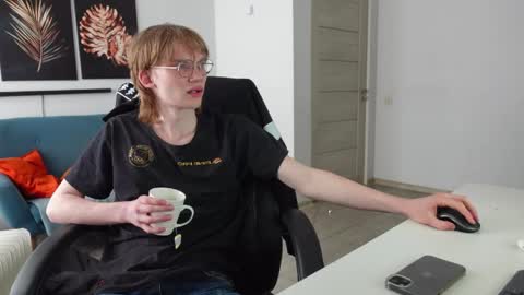 DAVE REDMOND online show from April 21, 1:06 pm