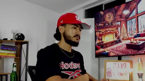 Hey im David that loves to explore and speak their fantasies. Very open talktative and nice. Feel free to chat with me online show from December 11, 2:32 am