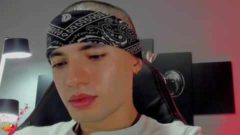 David Jons online show from December 14, 11:56 pm