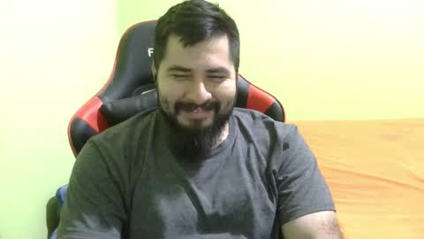 Snapshot of daviddelz chatting on March 10, 6:49 am David online show from March 10, 6:49 am