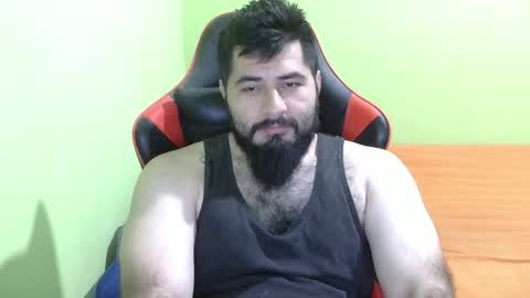 Snapshot of daviddelz chatting on February 5, 5:52 am David online show from February 5, 5:52 am