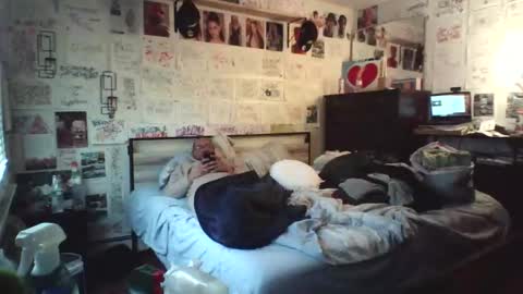 dbeamon92 online show from February 7, 7:08 pm