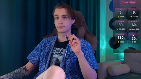 Samuel online show from April 15, 7:58 pm