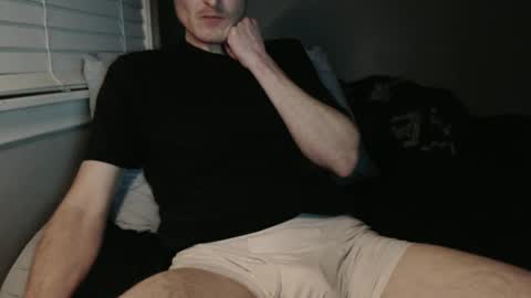 Snapshot of dee4dayz19 chatting on February 9, 6:11 am Dee4dayz online show from February 9, 6:11 am