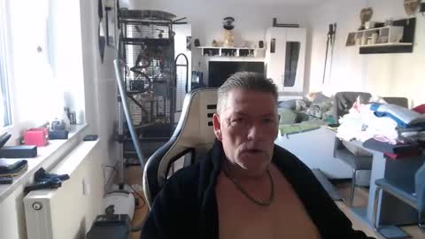 deinprinz2312 online show from April 2, 6:43 am