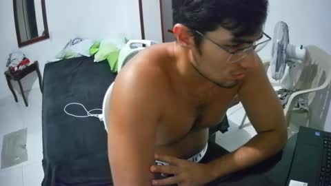 Snapshot of deividellobo chatting on February 13, 4:54 am deividellobo online show from February 13, 4:54 am