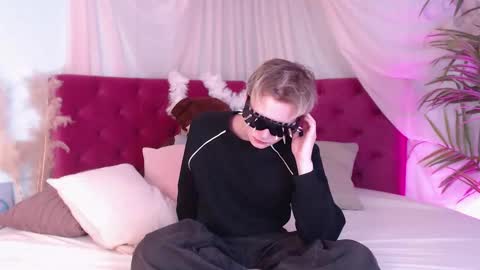 demianenglen online show from October 3, 10:48 pm