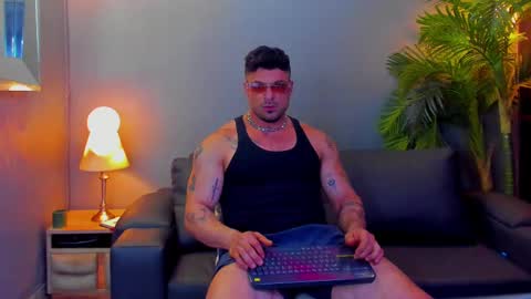 dennis_cox_ online show from October 27, 12:02 am