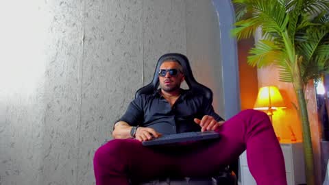 dennis_cox_ online show from February 7, 1:01 pm