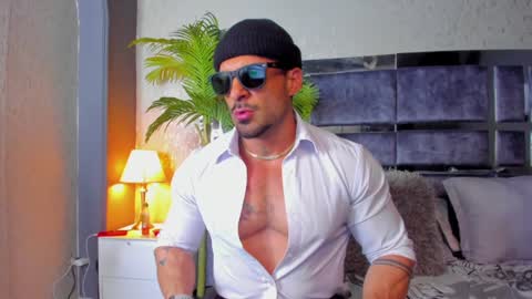 dennis_cox_ online show from January 30, 8:54 am