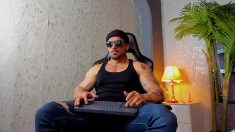 dennis_cox_ online show from February 2, 4:15 am