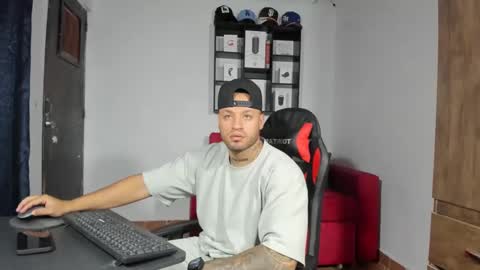 dereckgreen online show from February 7, 4:06 am