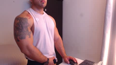 Derek online show from January 10, 11:29 pm