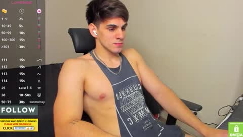 Derekcb online show from December 2, 2:53 pm