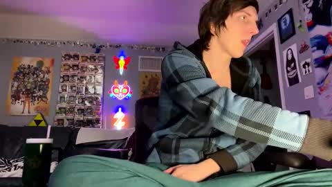 derekdings online show from March 1, 1:16 am