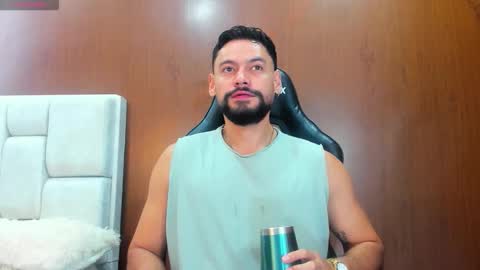 DerryBigger CM online show from October 30, 2:18 pm