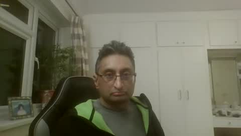 desiboi9 online show from February 19, 12:25 am