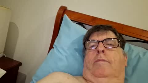 Desmon1958 online show from February 14, 8:15 pm