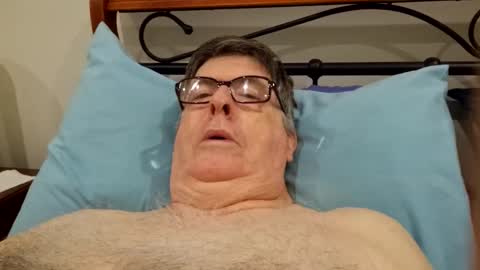 Desmon1958 online show from April 8, 8:28 pm