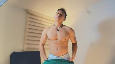 Snapshot of deus_belli chatting on September 9, 6:24 am Deus Belli online show from September 9, 6:24 am