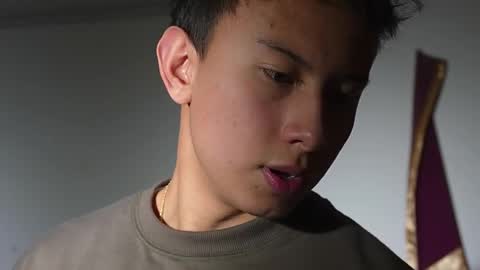 Snapshot of deus_belli chatting on October 9, 12:04 am Deus Belli online show from October 9, 12:04 am