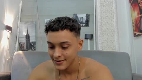 Deyvis Taylor7 online show from December 19, 3:18 am