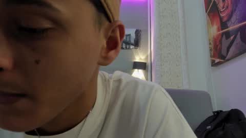 Deyvis Taylor7 online show from December 7, 3:14 am